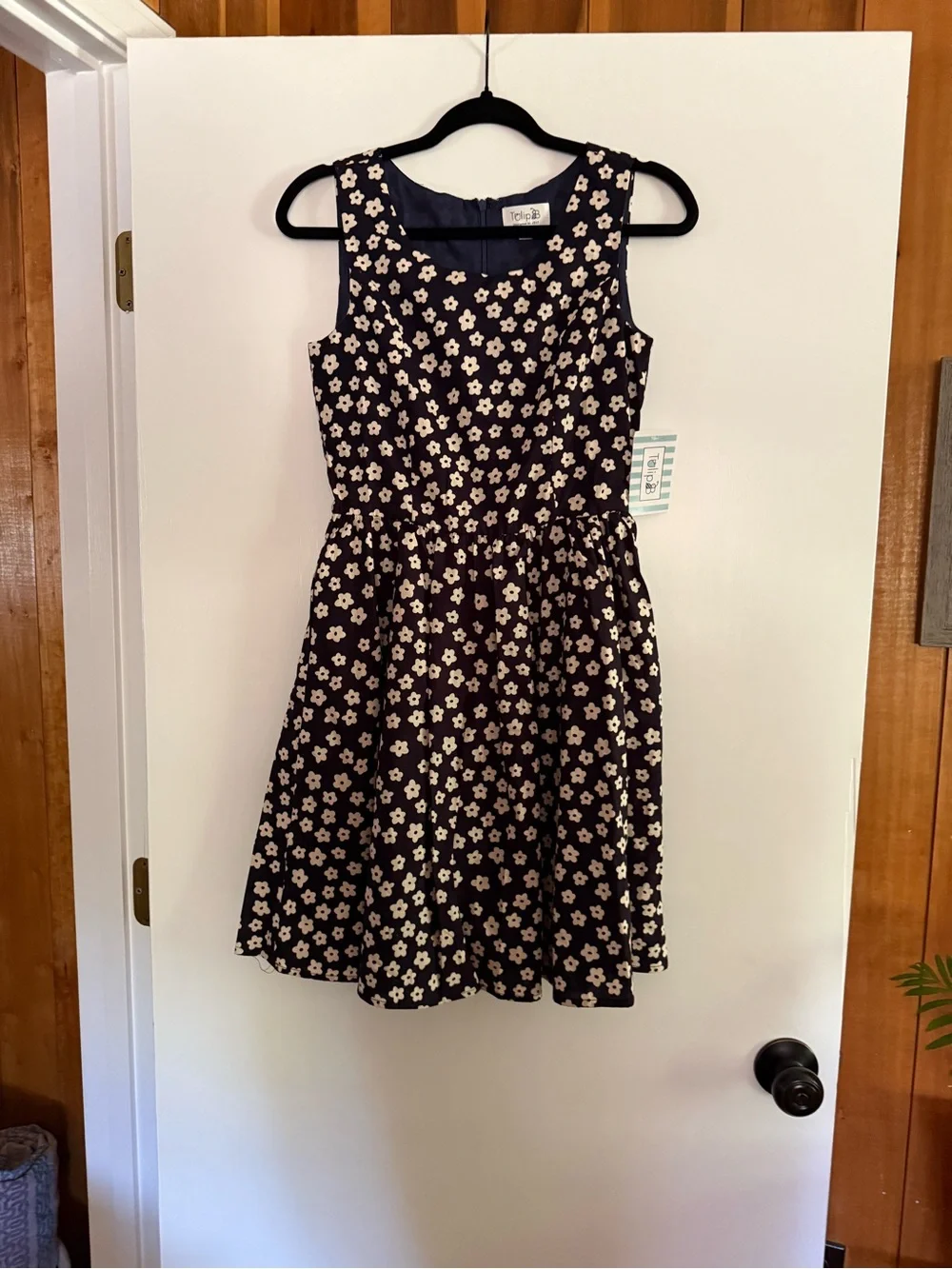 NWT TULIP B SIZE MEDIUM SLEEVELESS DRESS. - Picture 7 of 7